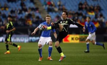 Santi Cazorla y Abate.