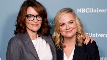 Tina Fey yAmy Poehler en &quot;Making It&quot; de la NBC, 2019.