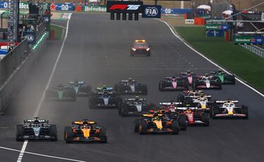 Salida en el Circuito Internacional de Shanghái del Gran Premio de China de Fórmula 1.