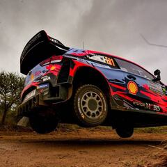 Neuville marca diferencias en el barro del WRC de Argentina