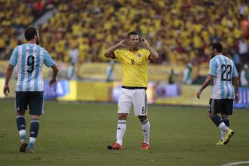 El volante ingresó al minuto 58 por Teo Gutiérrez. Lo que buscó Pékerman, entrenador en ese momento de la Selección, era tener más el balón y lograr más ideas en cancha.