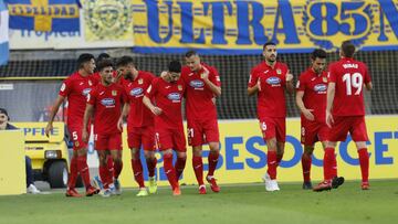 Los jugadores del Fuenlabrada celebran un gol ante Las Palmas.