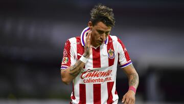 Chivas golea al Necaxa y “Chicote” levanta la mano