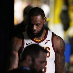 LeBron y la jugada de JR: “Malditas cámaras, ya habéis visto todos mi reacción…”