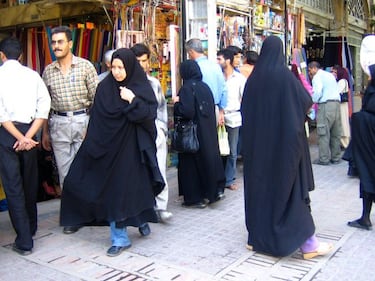 Iran tiene una IA para identificar y detener a las mujeres que no lleven hiyab