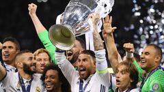 CARDIFF, WALES - JUNE 03:  Sergio Ramos of Real Madrid lifts The Champions League trophy after the UEFA Champions League Final between Juventus and Real Madrid at National Stadium of Wales on June 3, 2017 in Cardiff, Wales.  (Photo by Matthias Hangst/Gett