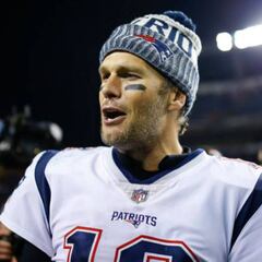 La carta de novato de Tom Brady se subasta en 400, 100 dólares