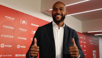 Marcao, en su presentación en el estadio Sánchez-Pizjuán. EFE