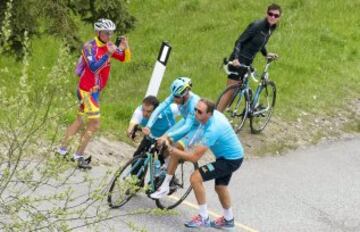 Vincenzo Nibali cambió la bici durante la cronoescalada a Alpe di Siusi.