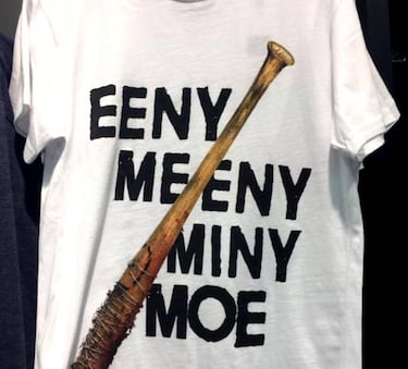 Polémica por retirar una camiseta de The Walking Dead