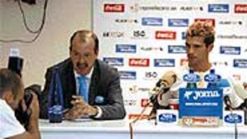 <b>PRESENTACIÓN DE PALACIOS</B>. David Palacios fue el primer fichaje del Rayo, pero ha sido el penúltimo en ser presentado (falta Bravo). El centrocampista afirmó: El club está haciendo lo necesario para confeccionar un equipo competitivo que esté en Primera la siguiente temporada.