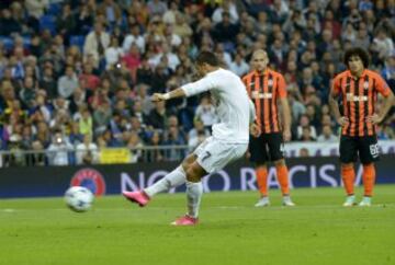 2-0. Cristiano Ronaldo anotó el segundo tanto de penalti.