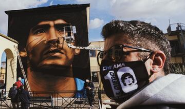 El artista callejero napolitano Jorit Agoch ha creado su nuevo mural en Quarto, un municipio italiano localizado en la Ciudad metropolitana de Nápoles, en el que se puede ver el rostro del Diego Armando Maradona.