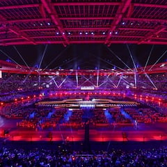 París se apaga y ya luce Los Ángeles