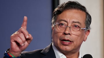 Colombian President Gustavo Petro speaks during a press conference amid an ongoing dispute with his U.S. counterpart Donald Trump over U.S. strikes on boats in the Caribbean and tariffs, at Casa de Narino in Bogota, Colombia, October 23, 2025. REUTERS/Luisa Gonzalez