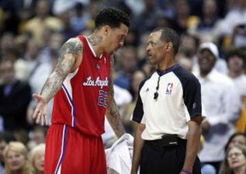 Matt Barnes de los Angeles Clippers protestando al árbitro en el encuentro contra Memphis.