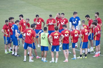 Julen Lopetegui con los jugadores.