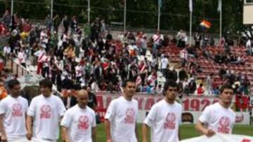 <b>EN CAMINO. </b>Los jugadores piden una solución para el Rayo, que puede comenzar hoy.