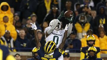 Imagen del partido de la liga universitaria de fútbol americano, la NCAA, entre Michigan y Michigan State.