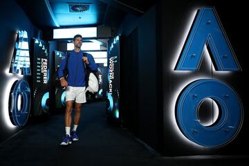 Novak Djokovic llegando a la pista Rod Laver del National Tennis Centre de Melbourne. 