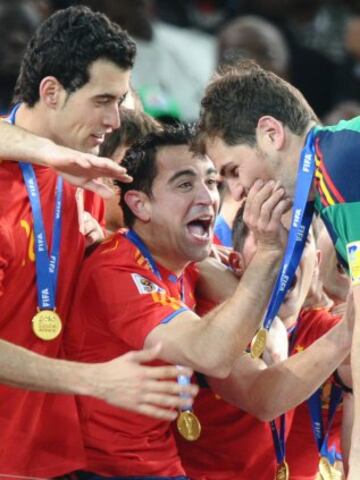 Busquets, Xavi Hernández e Iker Casillas. 