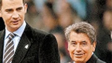 <b>HOMENAJE.</b> Santana y el Príncipe