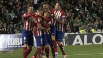 El Atlético celebra el gol de Koke en Sevilla.