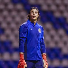 Chivas confirma la baja del portero Toño Rodríguez