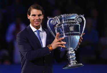 Coartado por las lesiones, uno de los pocos capítulos estadísticos en los que Rafa Nadal, 22 Grand Slams, está lejos de los dos grandes rivales de su carrera es este. Rafa, el tercer número uno español, estrenó esa condición el 18 de agosto de 2008. Entre esa y su última vez al frente (4 de noviembre de 2019) pasaron once años y 168 días. Es uno de los cinco zurdos que han comandado la lista.
