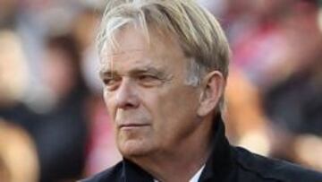 Finke pide cambios para continuar como seleccionador