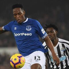 Mina, Espinosa y Zapata luchan por el mejor defensa colombiano