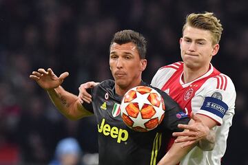 Matthijs de Ligt y Mario Mandzukic 