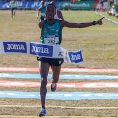 Ndikumwenayo celebra su nacionalidad española ganando Atapuerca