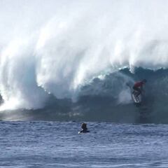 Así es un tubo perfecto en una de las mejores olas del mundo, en Lanzarote