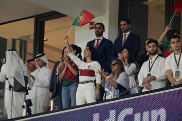 Georgina Rodr¨ªguez ha sufrido en el palco del Al Thumama Stadium como una aficionada lusa m¨¢s durante el encuentro entre la selecci¨®n portuguesa y la marroqu¨ª.