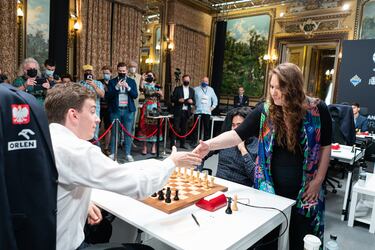 Nepomniachtchi gana el Torneo de Candidatos y reta a Magnus Carlsen
