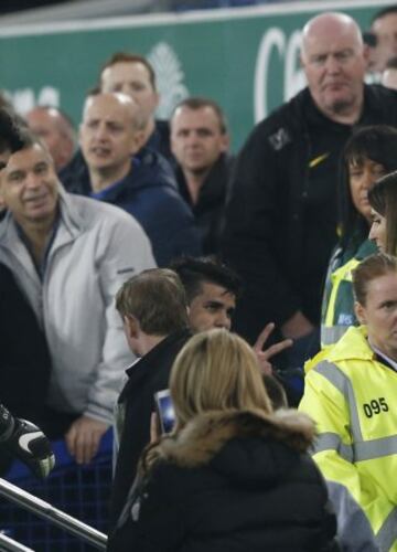 Diego Costa la lía al morder a un rival y escupir al árbitro en el Everton-Chelsea de la FA Cup.