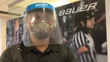 Bauer hockey es una empresa que se dedica al equipamiento de jugadores de hockey, pero con el coronavirus ofreci&oacute; hacer mascarillas para doctores y enfermeras.