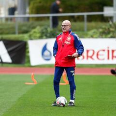 El amuleto ignorado por Luis Enrique que es indispensable para Luis de la Fuente