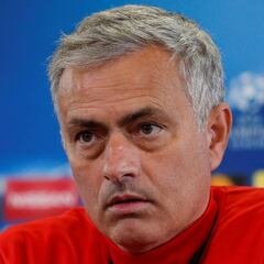 Mourinho carga contra el calendario de la Premier