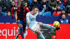 Jefferson Lerma y Iago Aspas durante el Levante-Celta. 