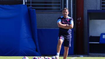 Calleja: “No vamos a ver quién tiene más el balón, porque creo que ahí son los mejores”