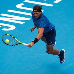 Nadal derriba a Isner y jugará semifinales contra Dimitrov