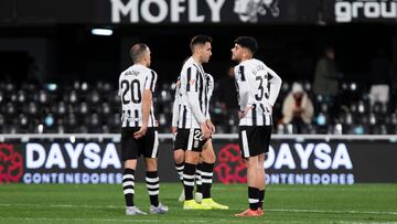 Los albinegros, tras la última derrota en casa ante la SD Eibar.