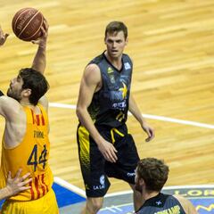 Bogris y Doornekamp deprimen al Barça Lassa