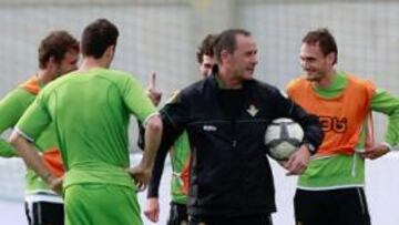 <b>CUENTA ATRÁS. </b>Víctor Fernández espera una llamada para cerrar su renovación por el Betis.