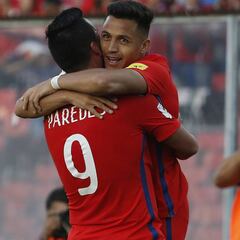 Los 2 últimos goles de Paredes con la camiseta de la Roja