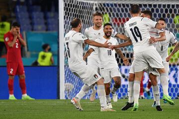 0-3. Lorenzo Insigne celebra el tercer gol.