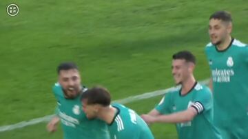 Y entre toda la tormenta llega Miguel Gutiérrez y hace esta maravilla con el Castilla