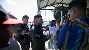 Un tribunal de Costa Rica ordenó la liberación de migrantes de otros países que fueron deportados desde Estados Unidos.